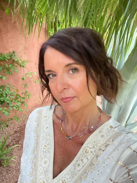 Karine, coach certifiée en yoga du visage et praticienne bien-être à Pommiers