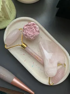Rouleau de quartz rose pour le yoga du visage